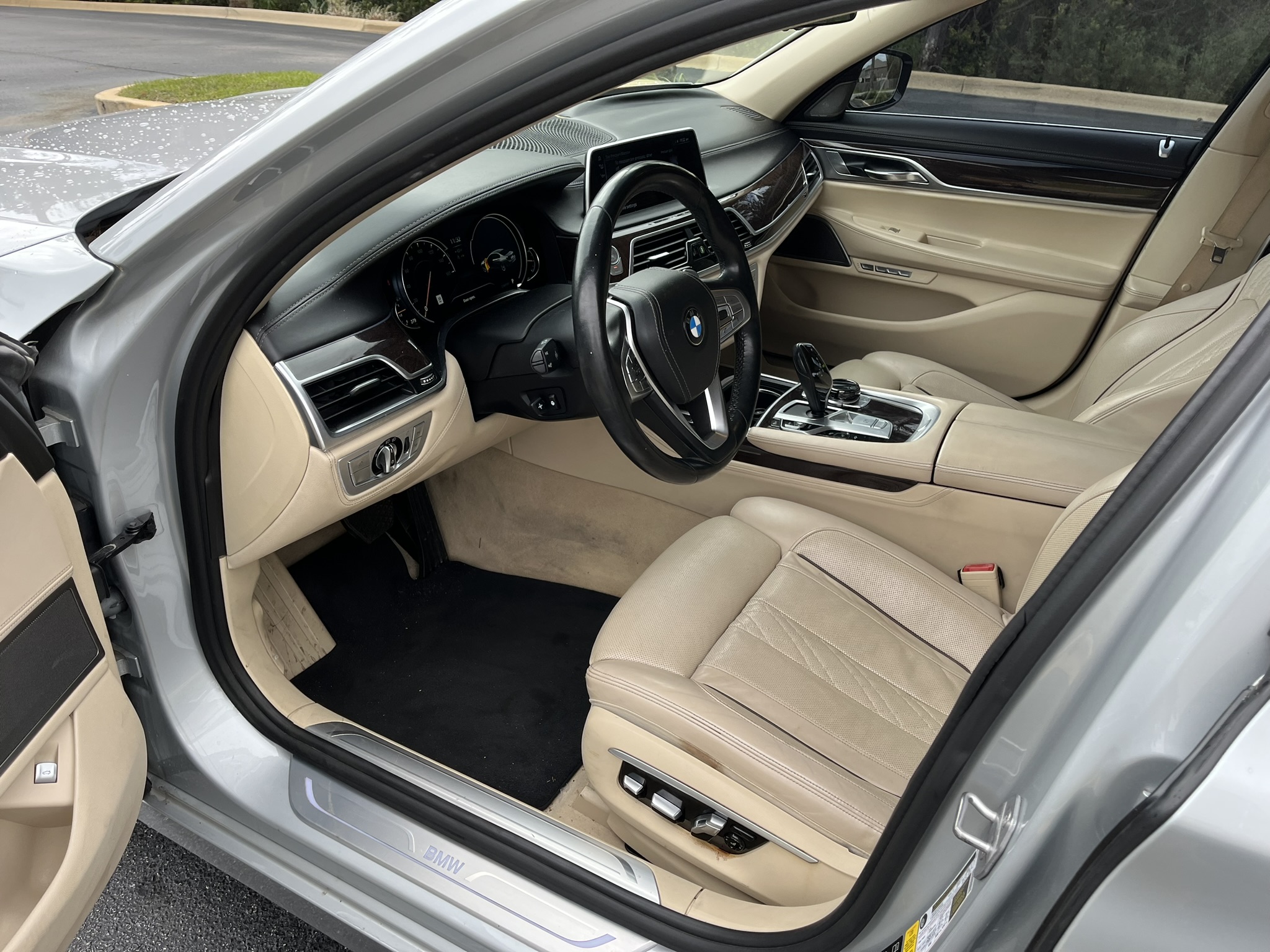 2016 BMW 7 Series 750i photo 7