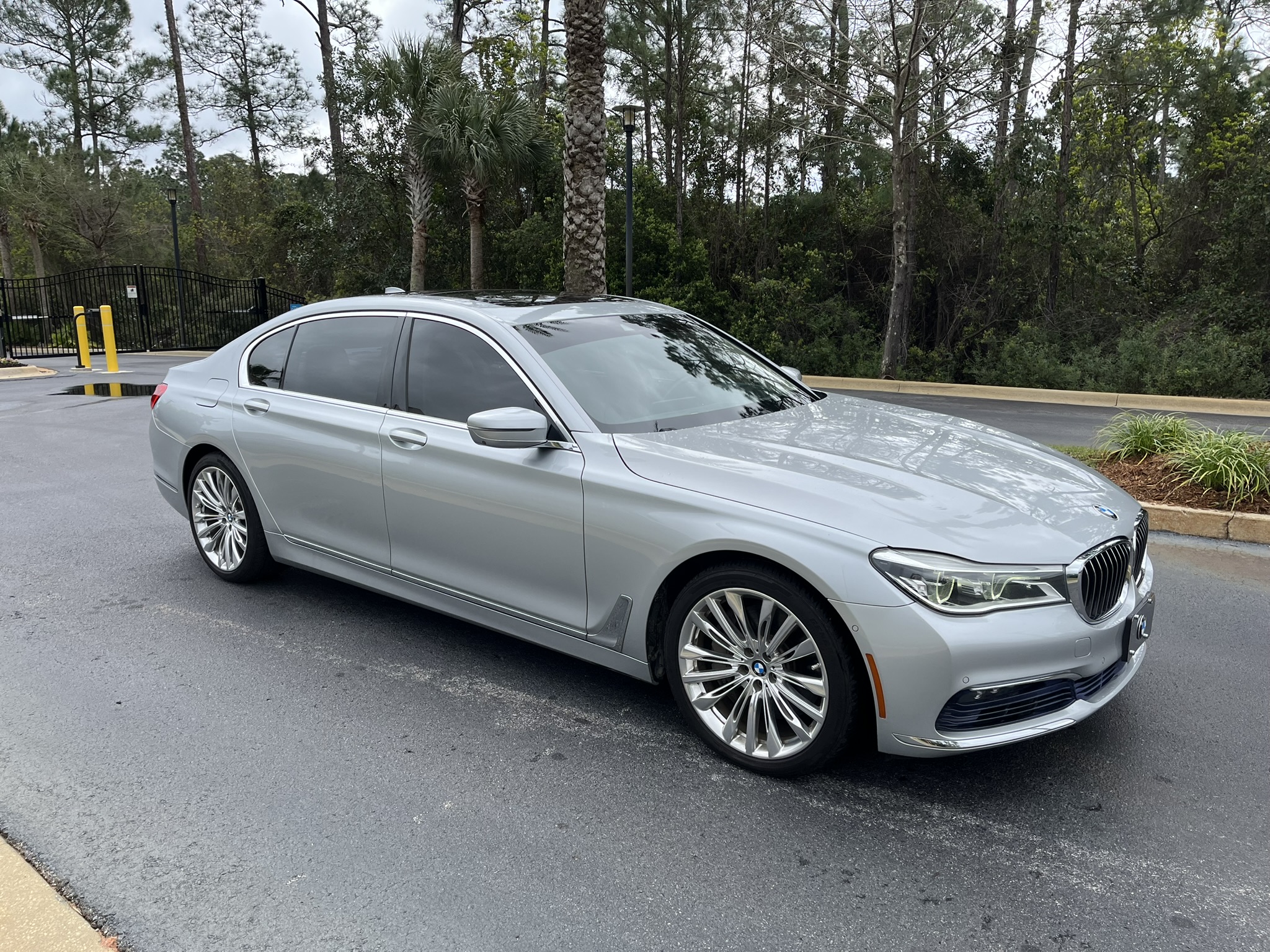 2016 BMW 7 Series 750i photo 4