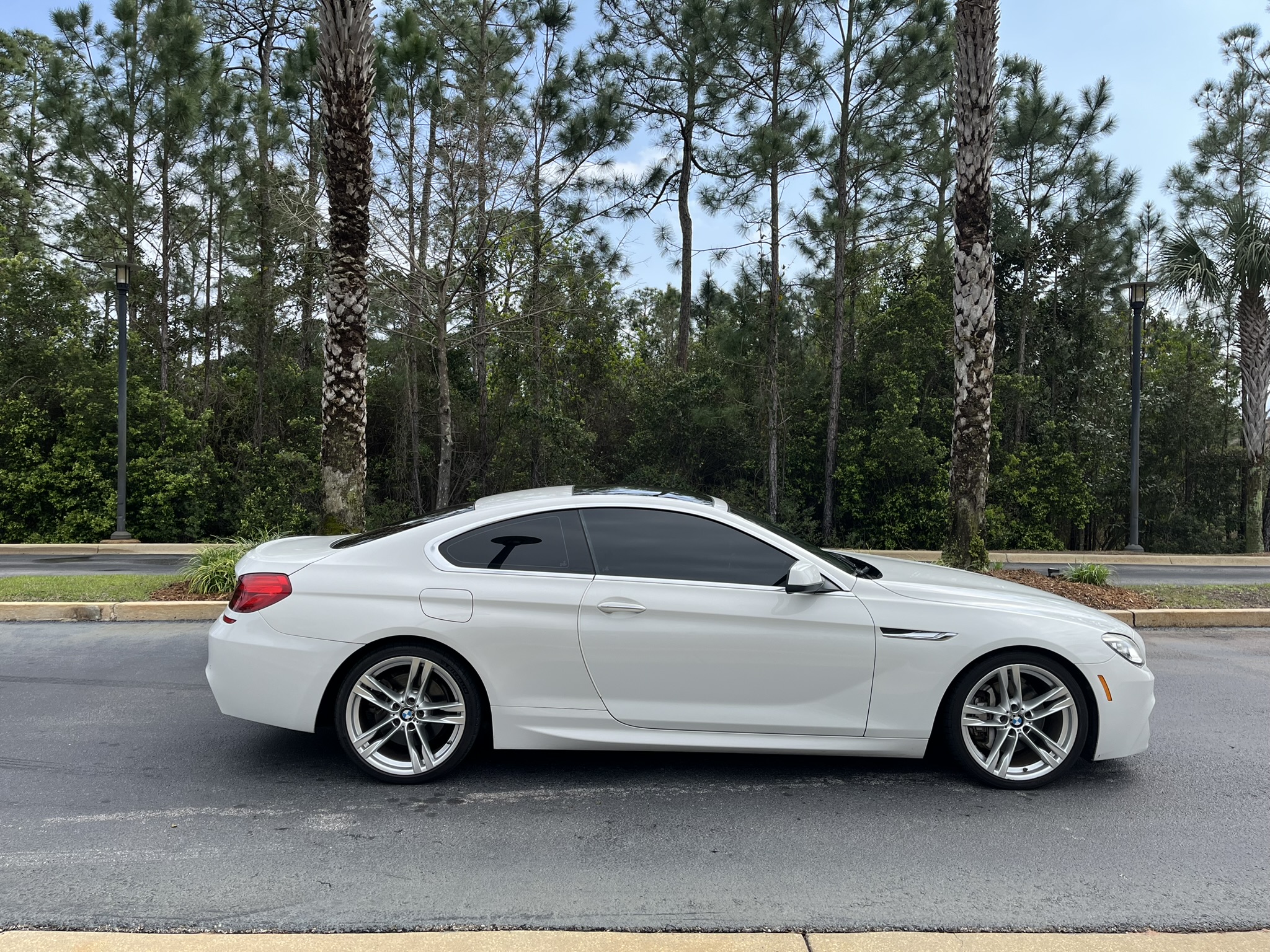 2012 BMW 6 Series 650i photo 2