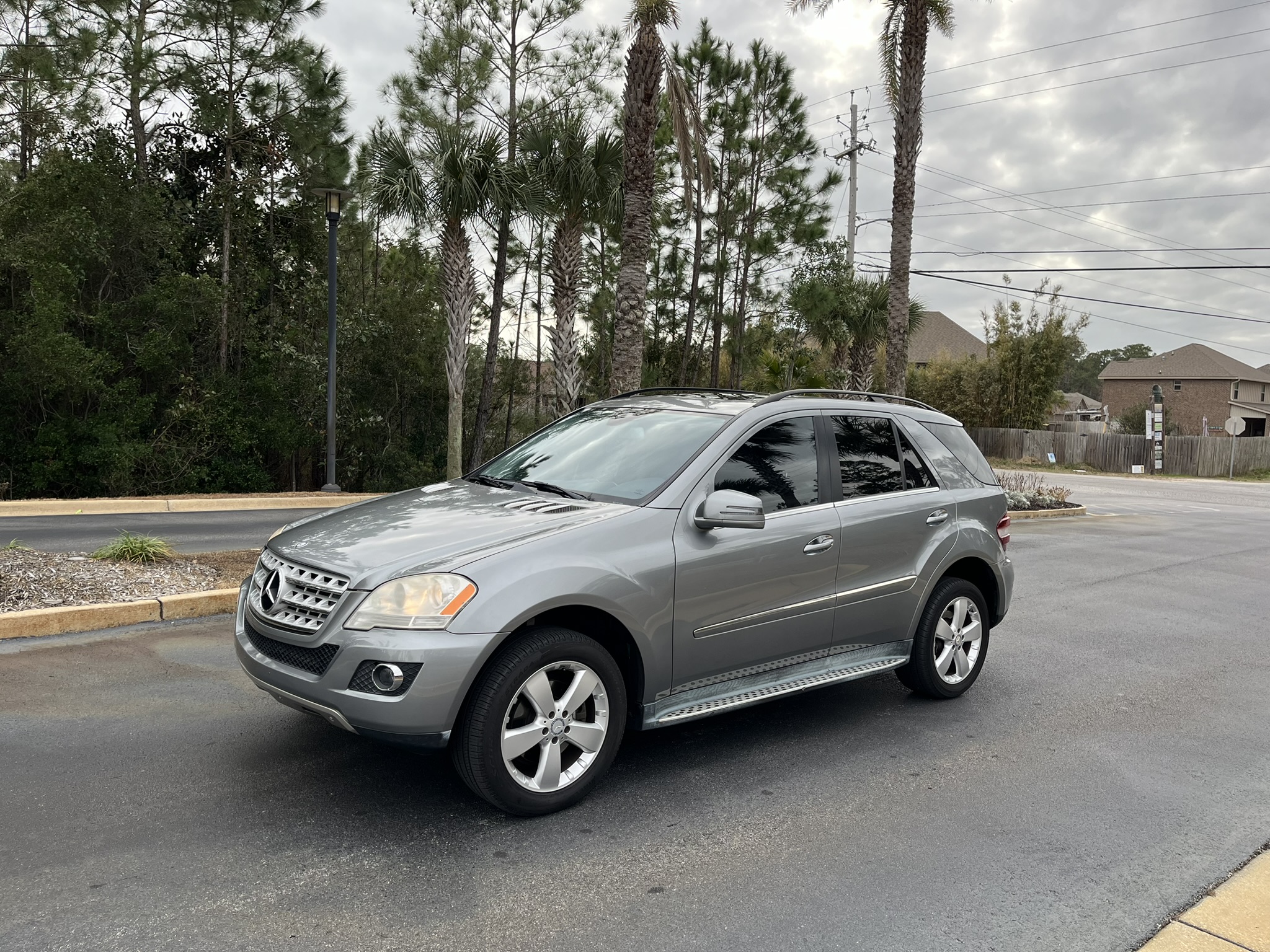 2011 Mercedes-Benz M-Class ML350 photo 3