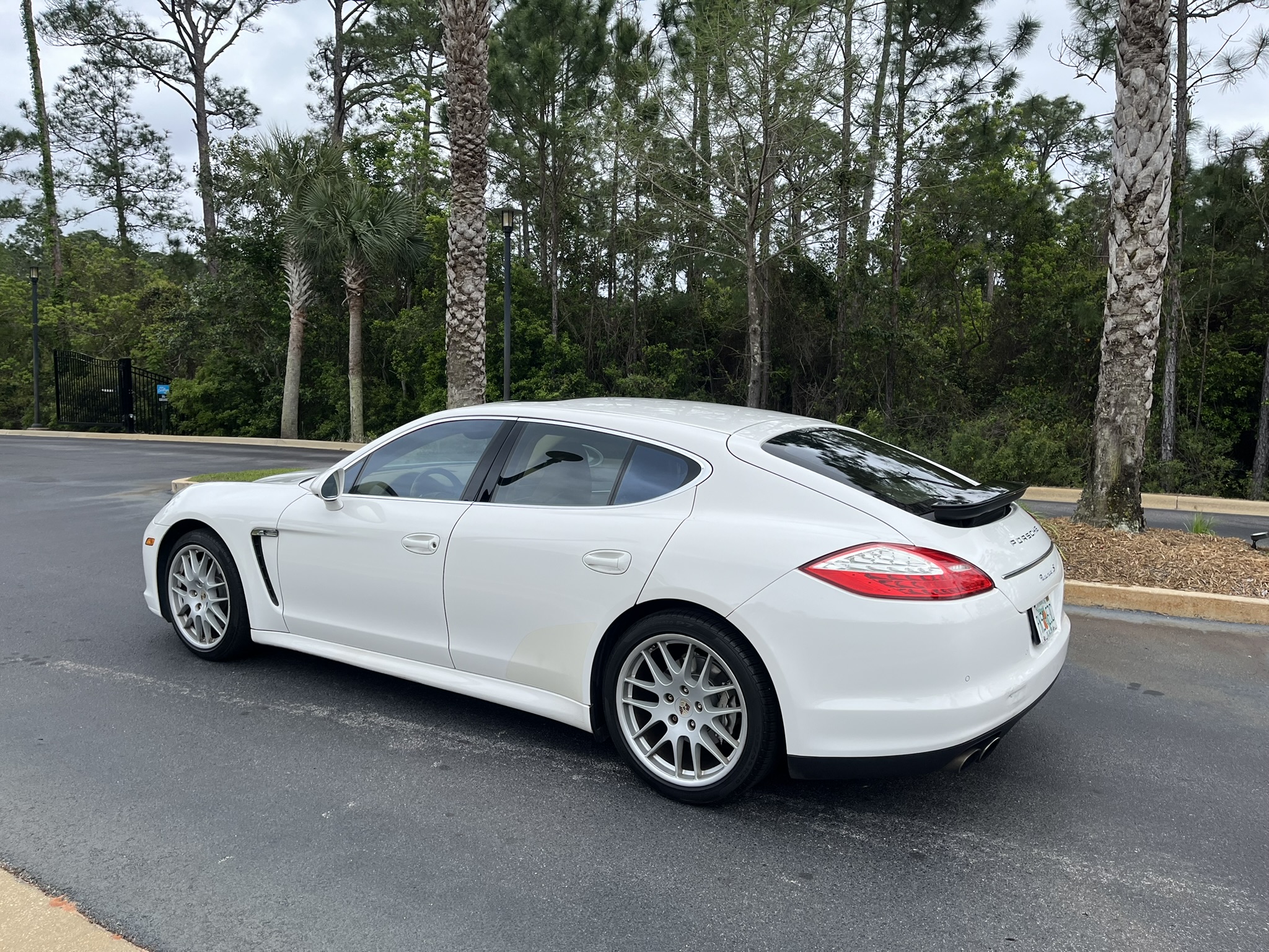 2010 Porsche Panamera S photo 5