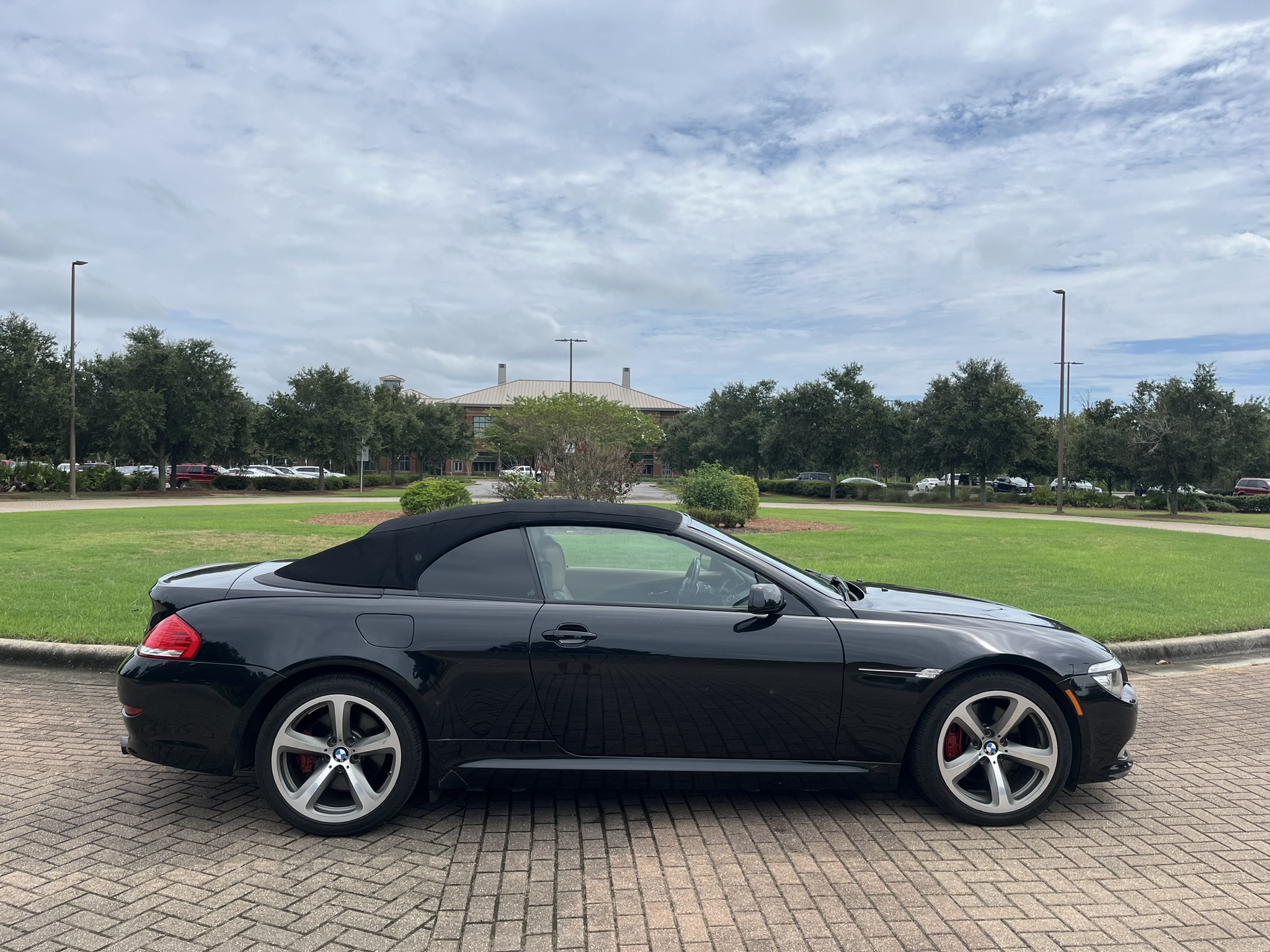 2009 BMW 6 Series 650i photo 2