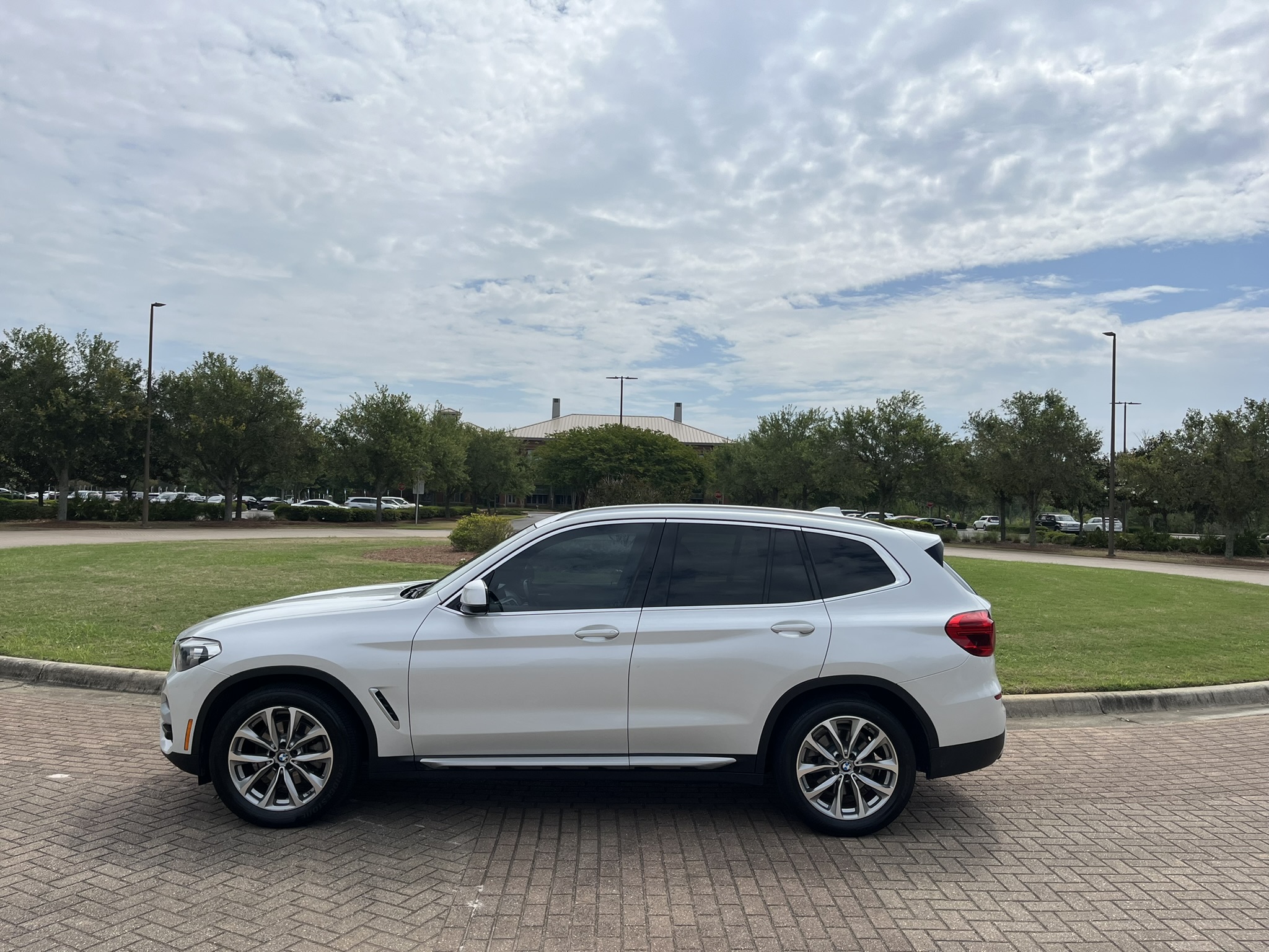 2019 BMW X3 sDrive30i's photo